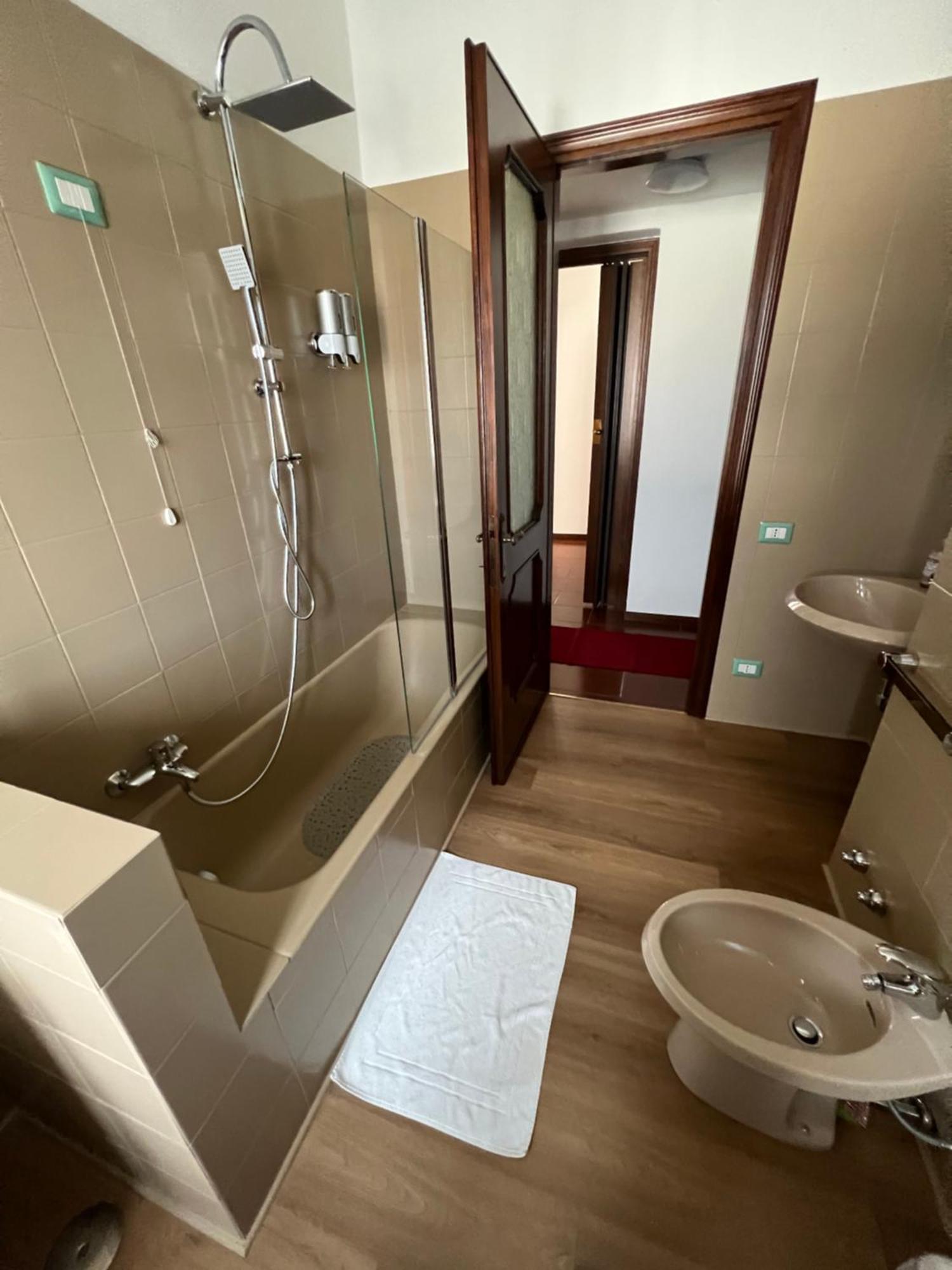 Ferienwohnung Orio Easy Relax 24H Airport 3 - A Few Steps Orio al Serio Exterior foto